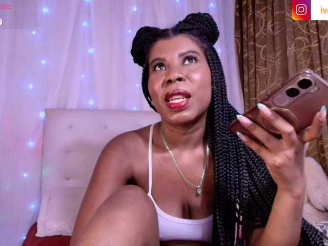 Ivonjoness's BongaCams show and profile