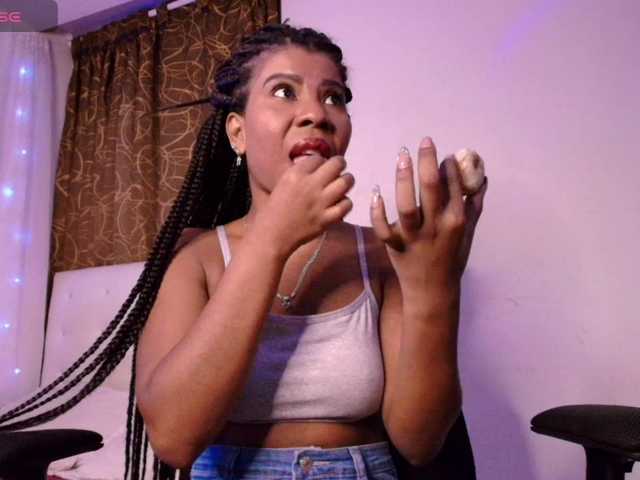 Ivonjoness's BongaCams show and profile