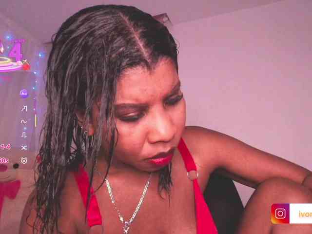 Yvonejoness webcam