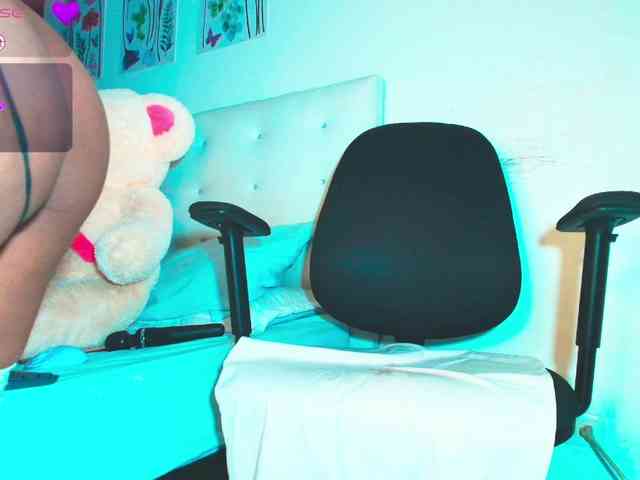Yvonejoness webcam
