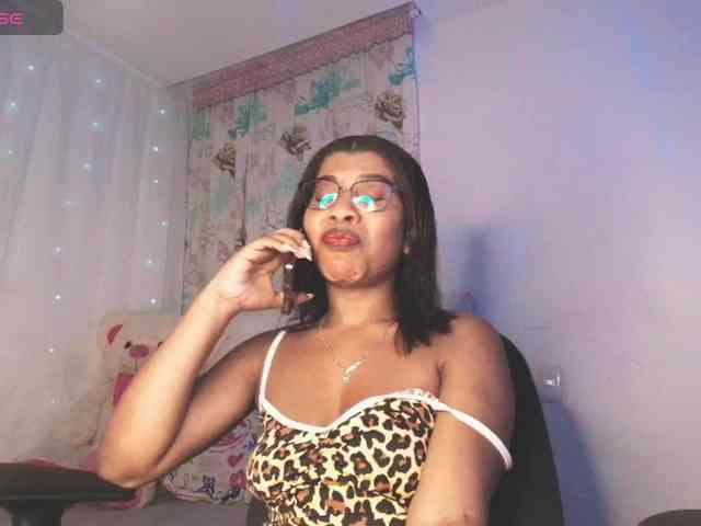 Yvonejoness webcam