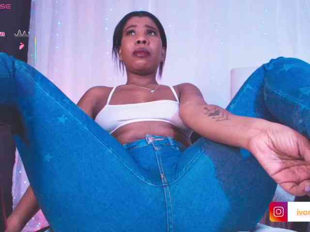 Yvonejoness webcam