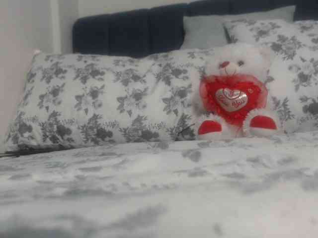 LucyWyild webcam