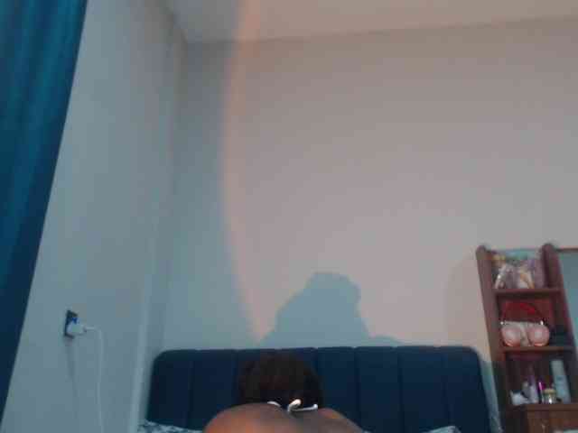 LucyWyild webcam
