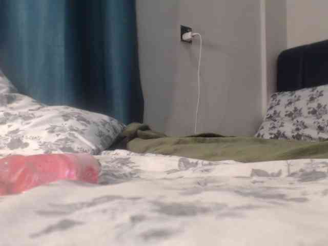 LucyWyild webcam
