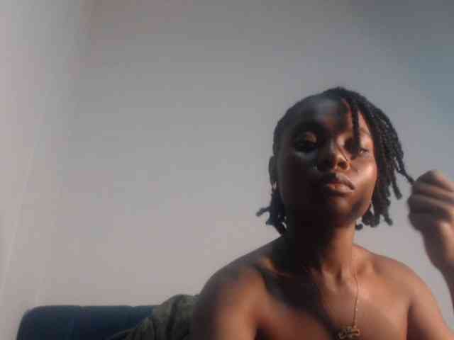 LucyWyild webcam