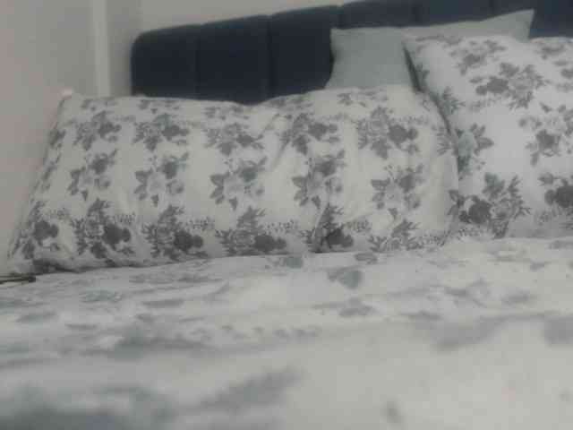 LucyWyild webcam