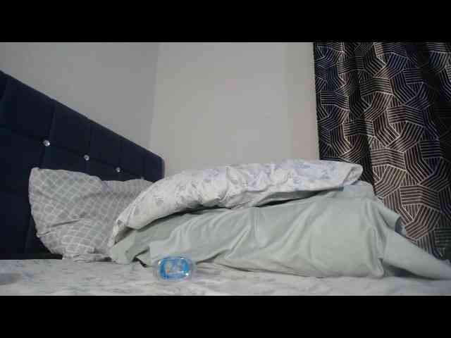 LucyWyild webcam