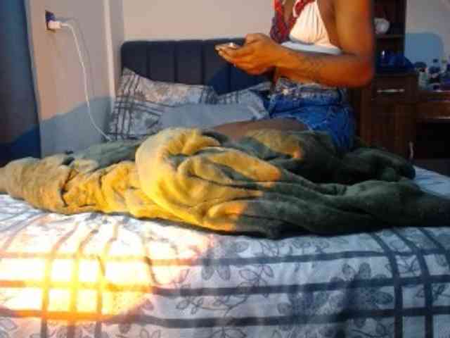 LucyWyild webcam