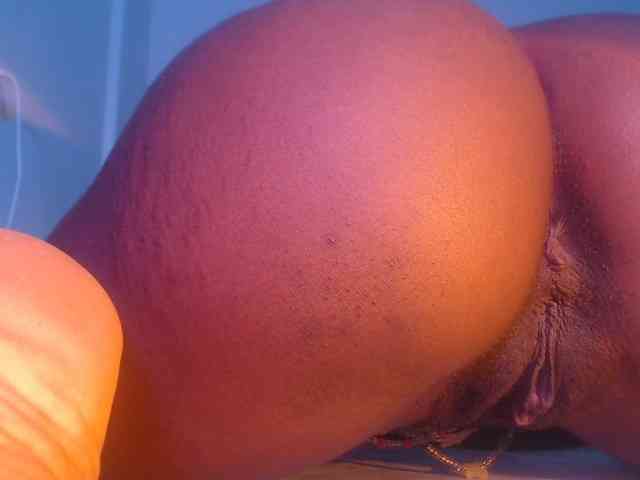 LucyWyild webcam