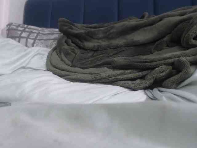 LucyWyild webcam
