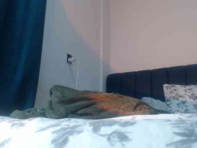 LucyWyild webcam