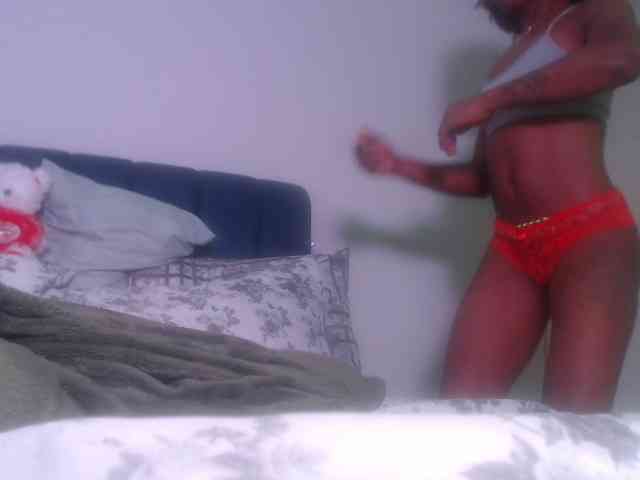 LucyWyild webcam