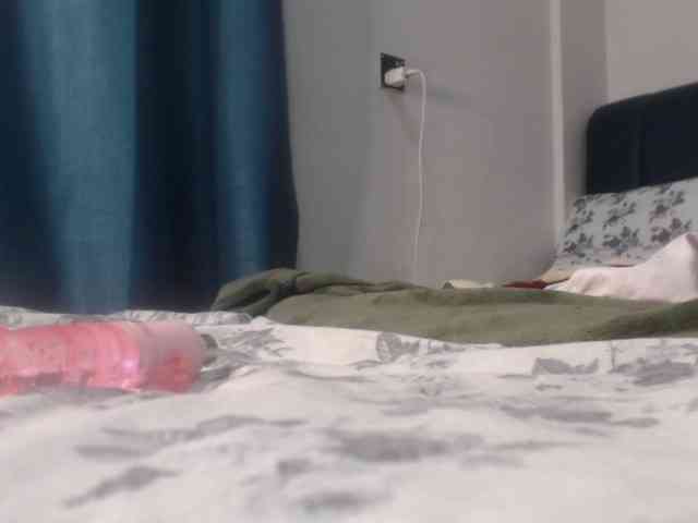 LucyWyild webcam