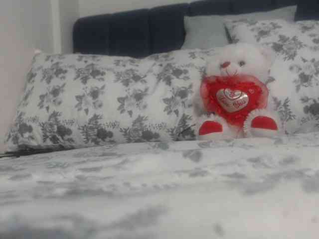 LucyWyild webcam
