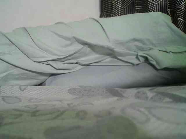 LucyWyild webcam