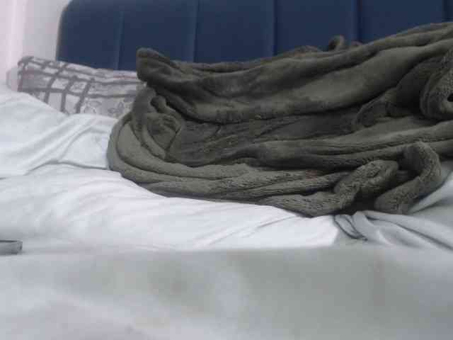 LucyWyild webcam