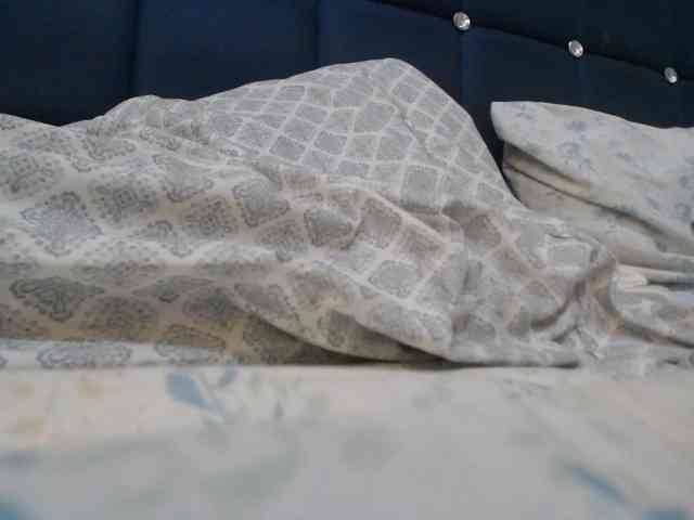 LucyWyild webcam