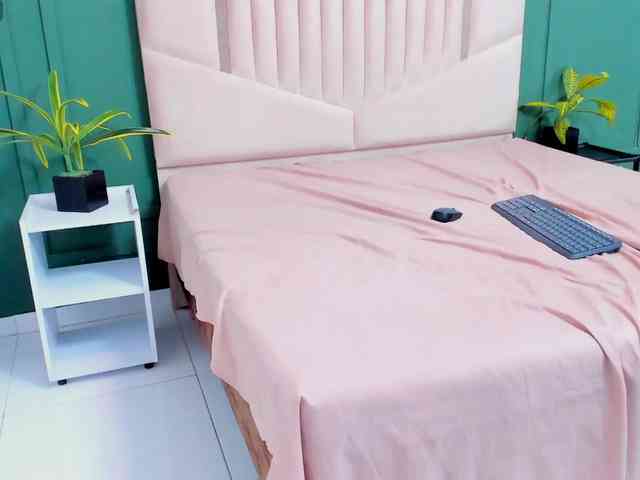 Naomii-Cooper webcam