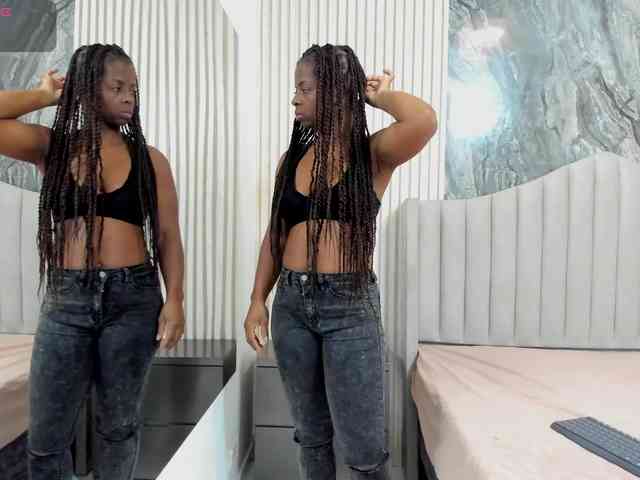 Naomii-Cooper Live Webcam on BongaCams