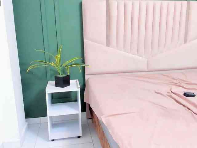 Naomii-Cooper webcam