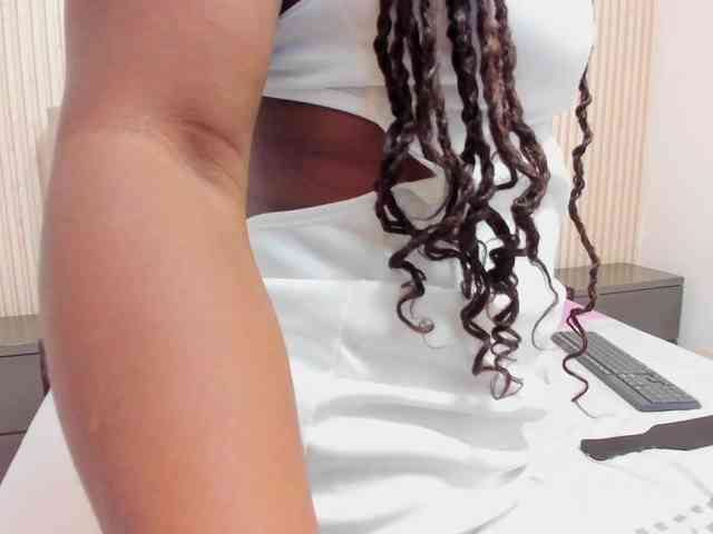 Naomii-Cooper webcam