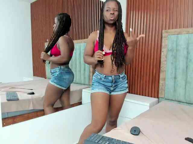 Naomii-Cooper webcam