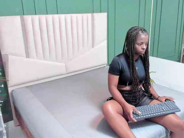 Naomii-Cooper webcam