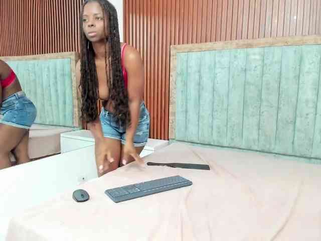 Naomii-Cooper webcam