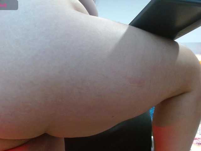 carolineF1's BongaCams show and profile