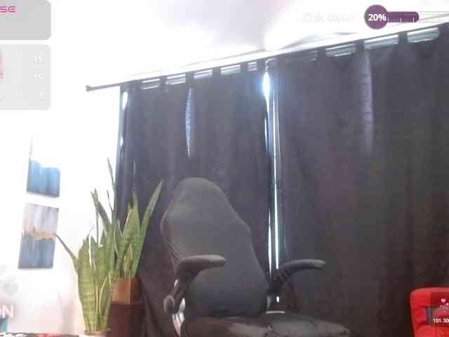 carolineF1 webcam