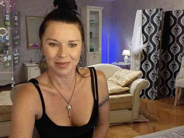 LinaaJoy webcam