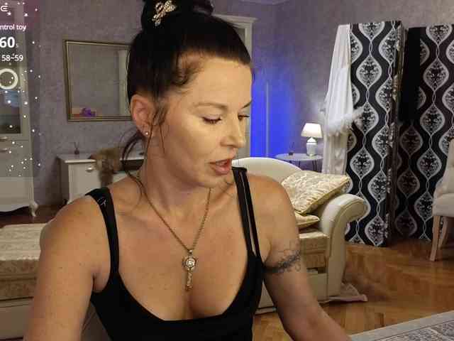 LinaaJoy webcam