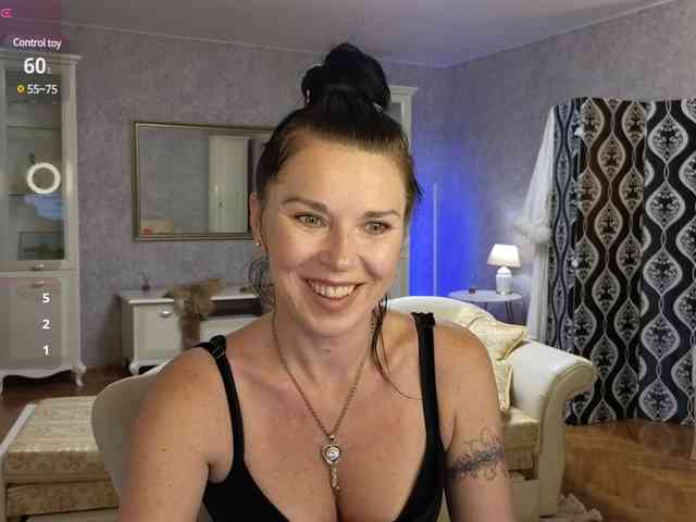 LinaaJoy webcam