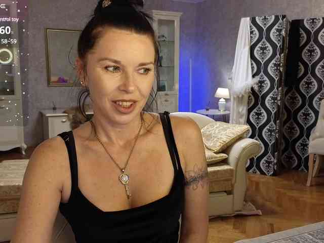 LinaaJoy webcam