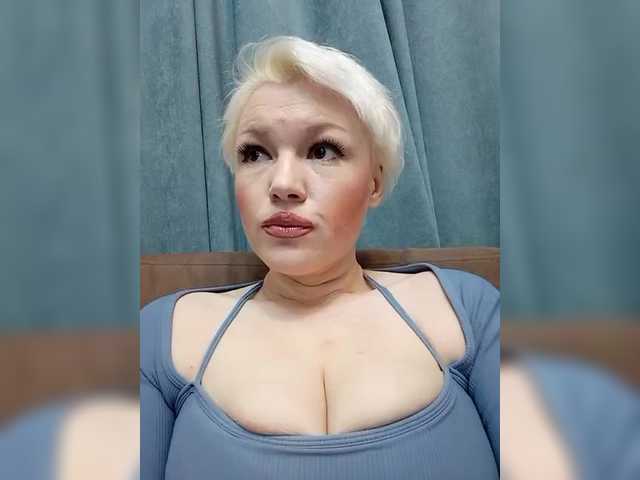 Mediumsomnambula's BongaCams show and profile