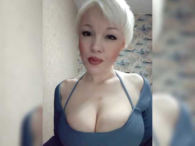 Mediumsomnambula's BongaCams show and profile