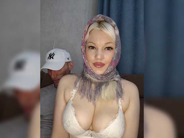 Mediumsomnambula's BongaCams show and profile