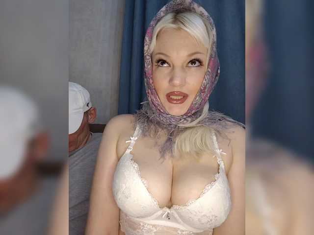 Mediumsomnambula's BongaCams show and profile