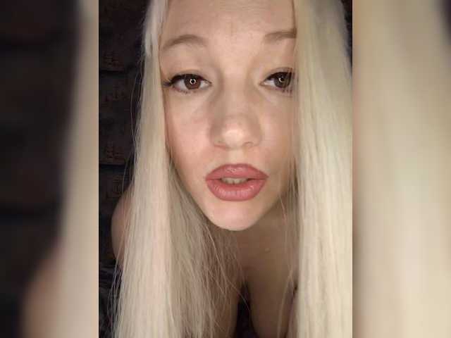 Mediumsomnambula's BongaCams show and profile