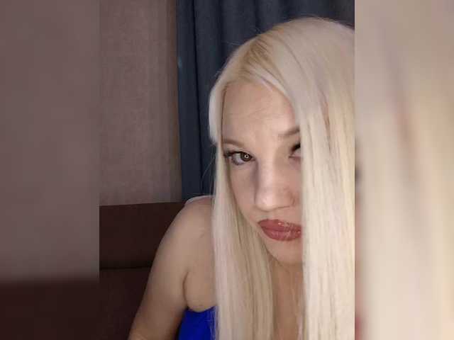 Mediumsomnambula's BongaCams show and profile