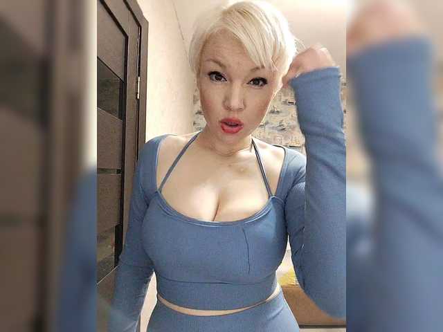 Mediumsomnambula's BongaCams show and profile