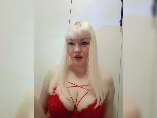 Mediumsomnambula's BongaCams show and profile