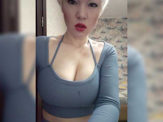 Mediumsomnambula's BongaCams show and profile