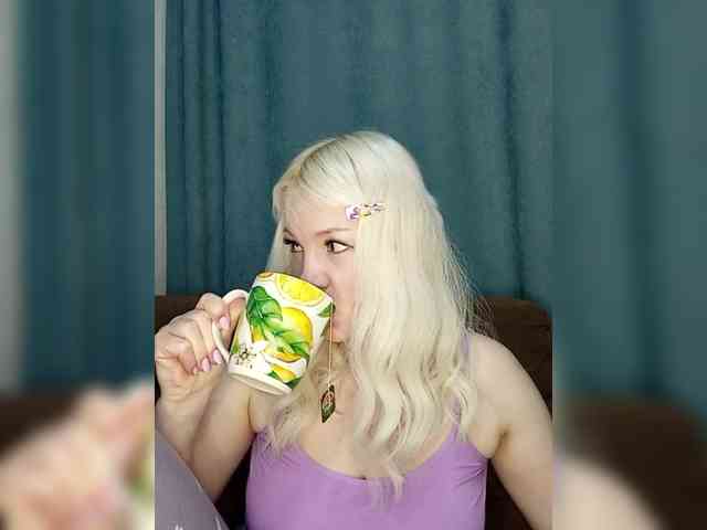 AlenkiyCvetochek webcam