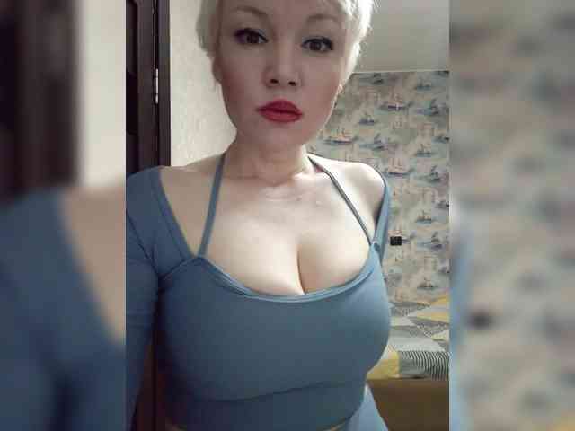 Mediumsomnambula Live Webcam on BongaCams