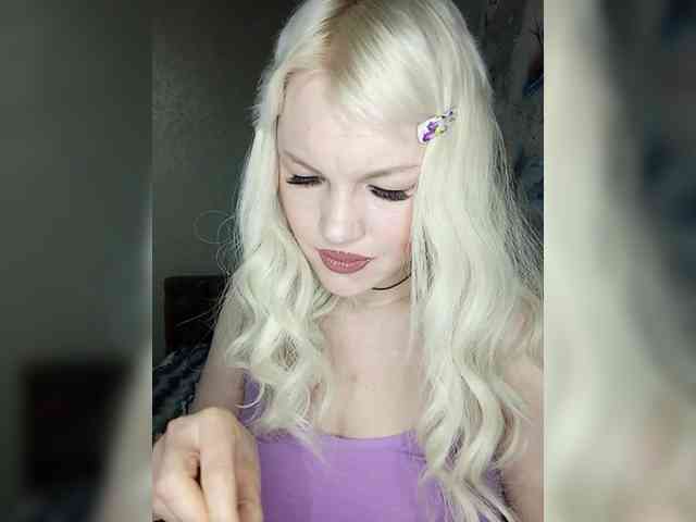 AlenkiyCvetochek webcam