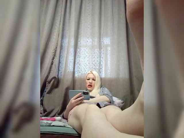 AlenkiyCvetochek webcam