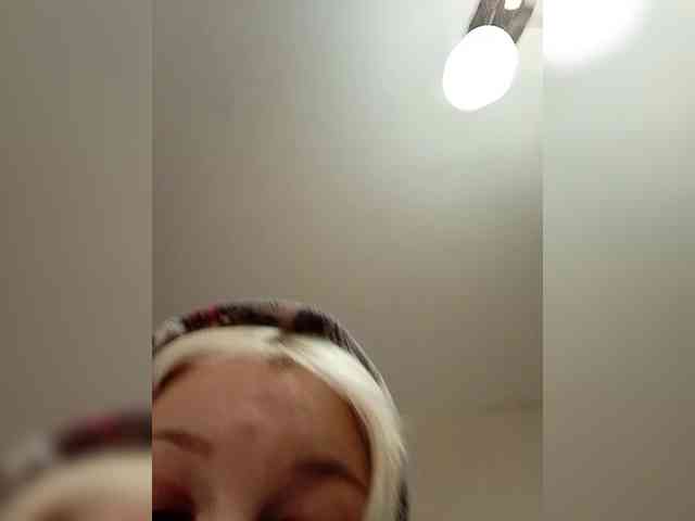 AlenkiyCvetochek webcam