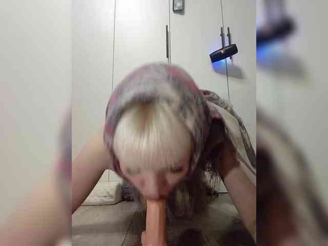 AlenkiyCvetochek webcam